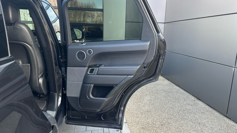 Land Rover Range Rover Sport 3.0 D300 HSE Silver 5dr Auto Diesel Estate